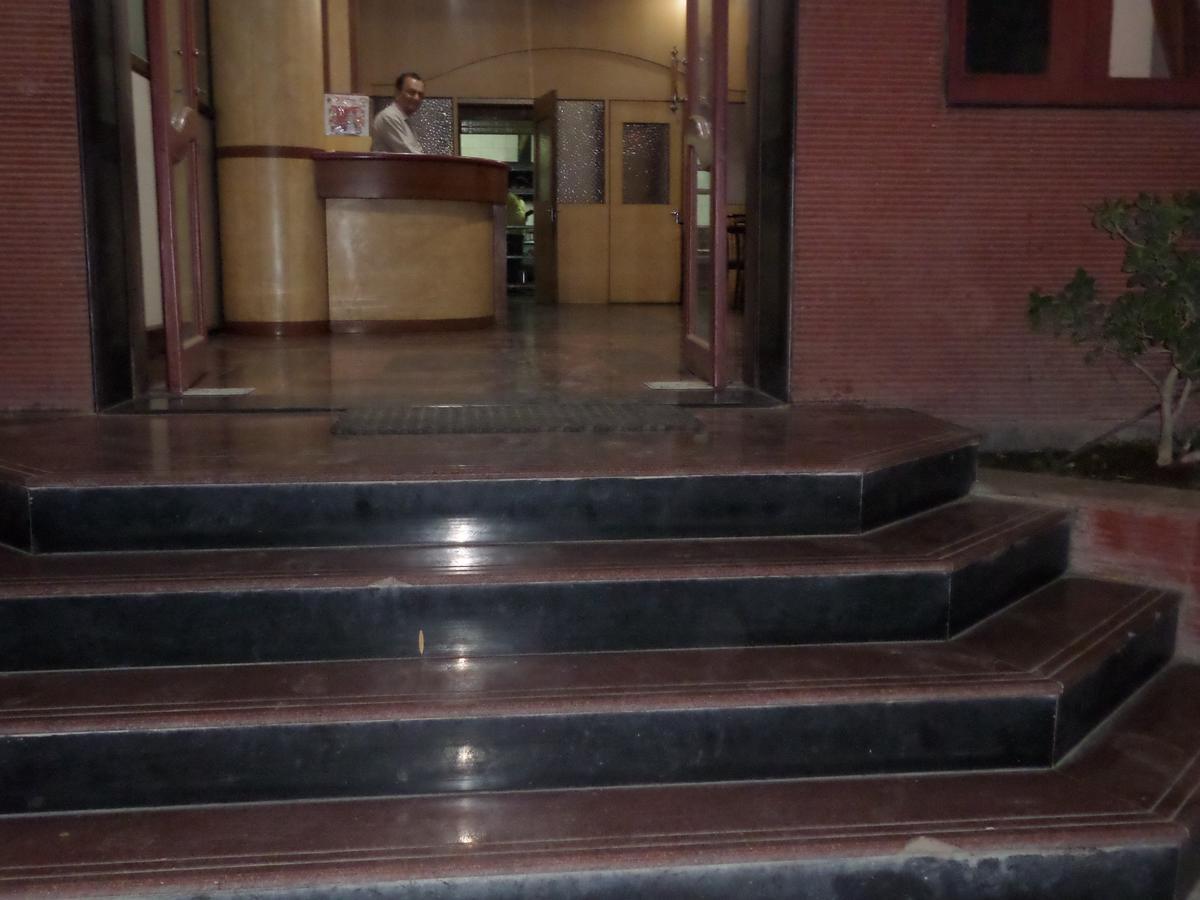 Hotel Ambessador Executive Solapur Exterior foto
