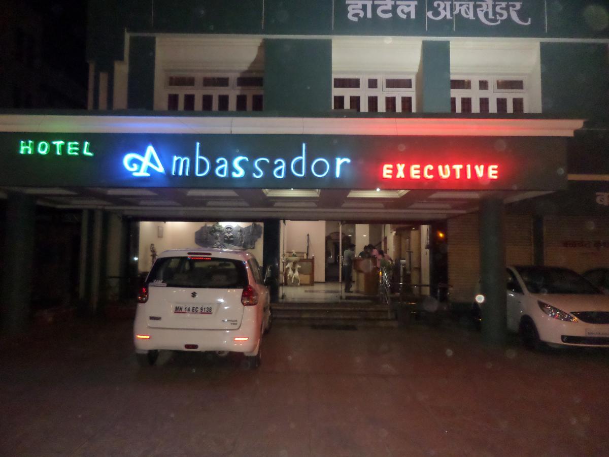 Hotel Ambessador Executive Solapur Exterior foto